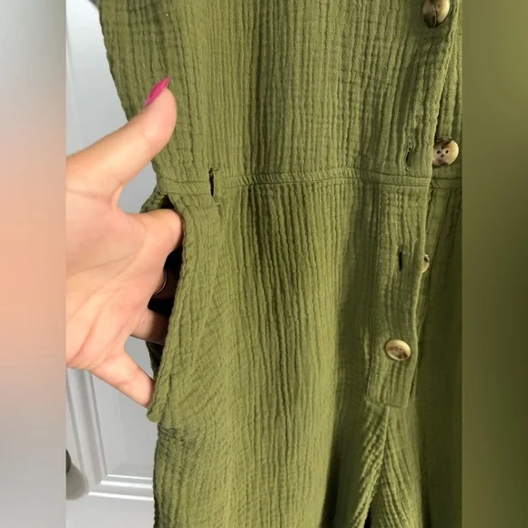 Kensie Green Romper✨ - Picture 5 of 8